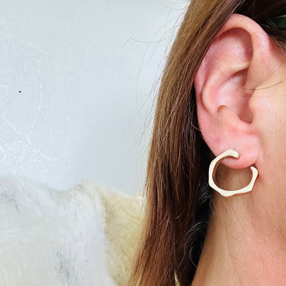 BOGO FREE CREAM SWIRL VTG 90’s earrings